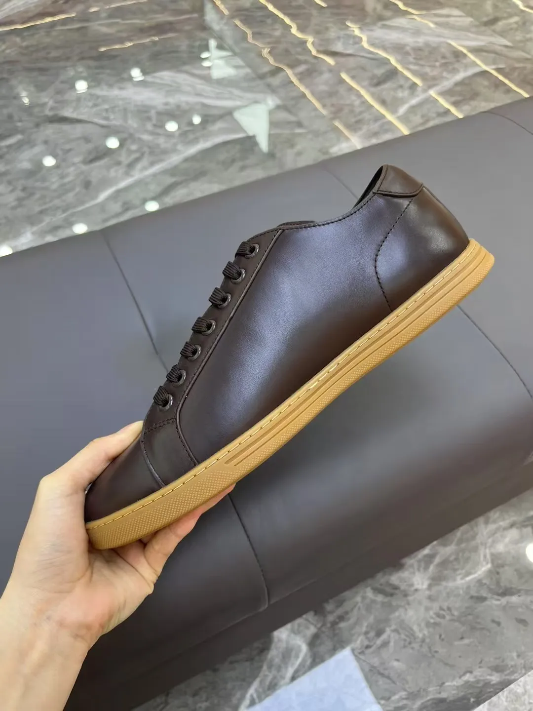 Men's Men's Shoes 💰400 [New Style] 🐝🐝DG men's calfskin sneakers Portofino Yacht shoes, simple and versatile design, unique saddle leather soles. The Dolce &G logo rear wing is the icing on the cake. Imported cowhide + rubber outsole Size: 39-44 (customized at 38.45)